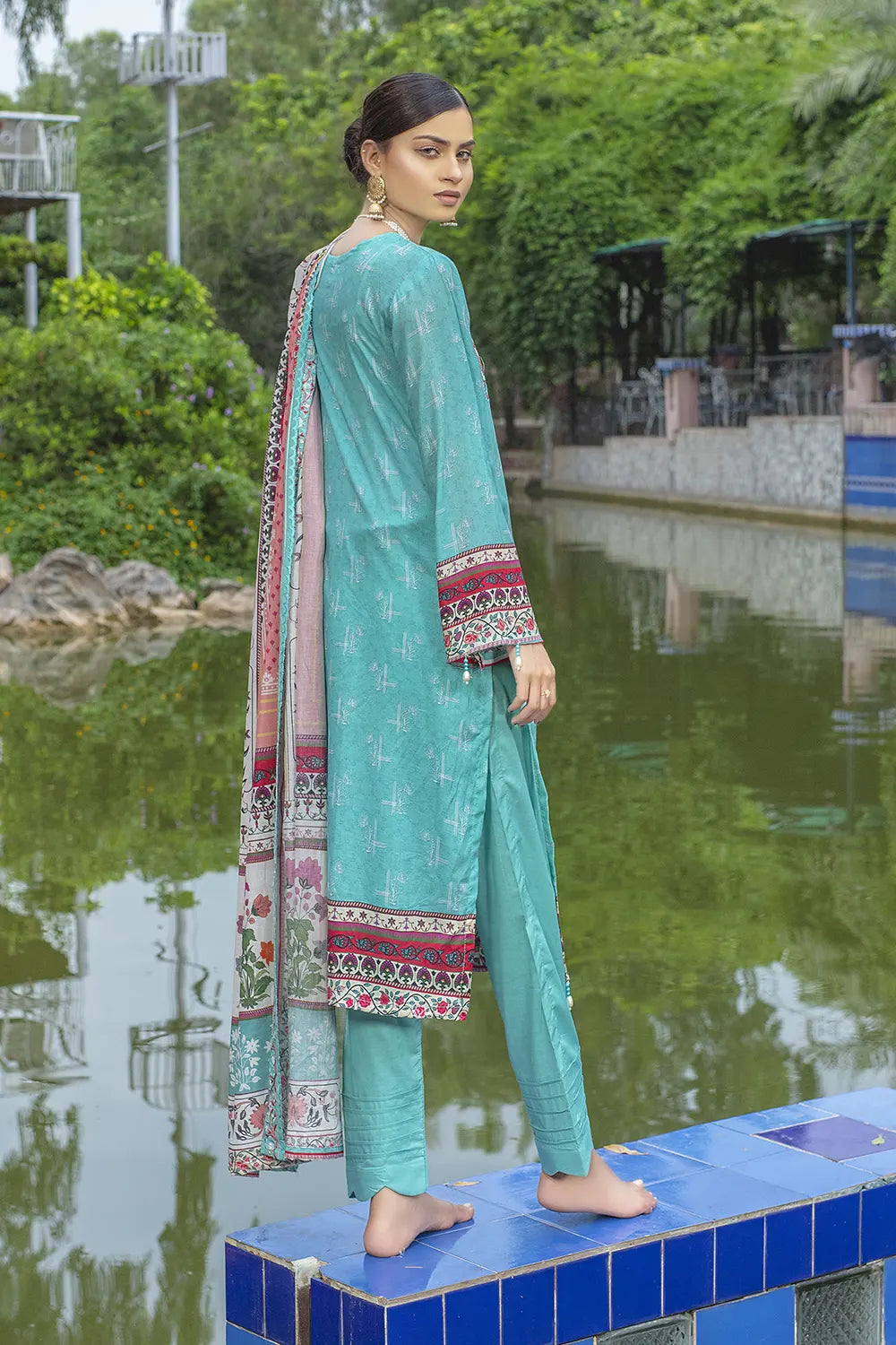 Premium Digital Printed Embroidered Lawn BR-1086